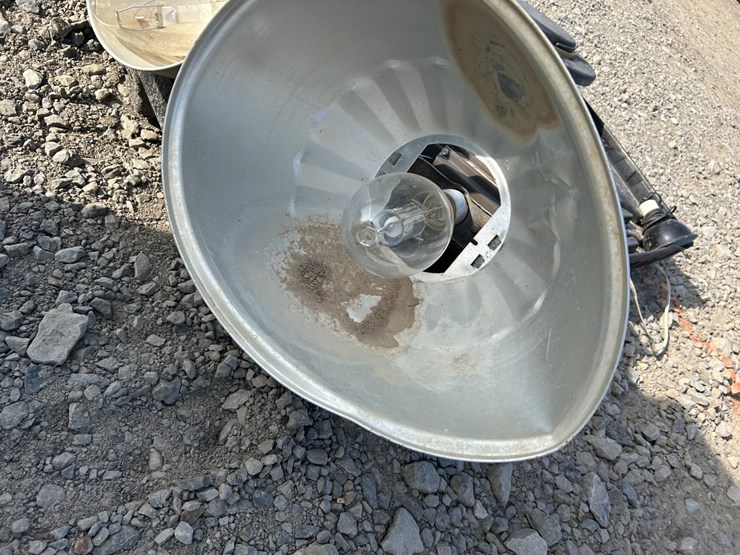 #25639-•-pallet-of-lights,-push-broom-heads,-misc-inv#-25639-image-9