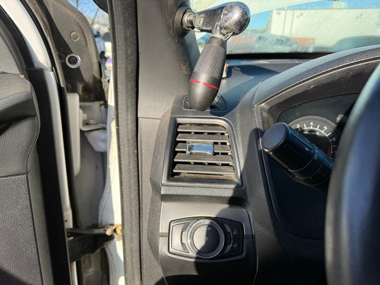 2017-ford-explorer-image-34