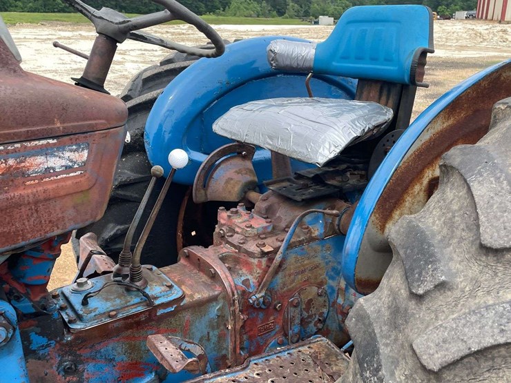 ford-4000-image-9