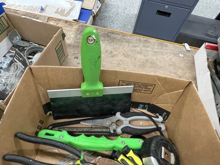 #8596-•-assortment-of-shop-items-image-6
