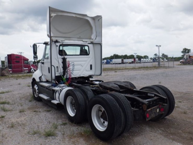 2015-international-prostar-image-14