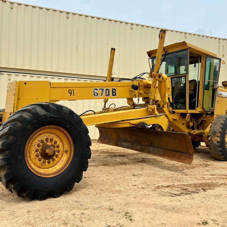 DEERE 670B