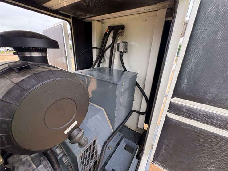 2012-aggreko-143-kw-skid-mounted-generator-image-29