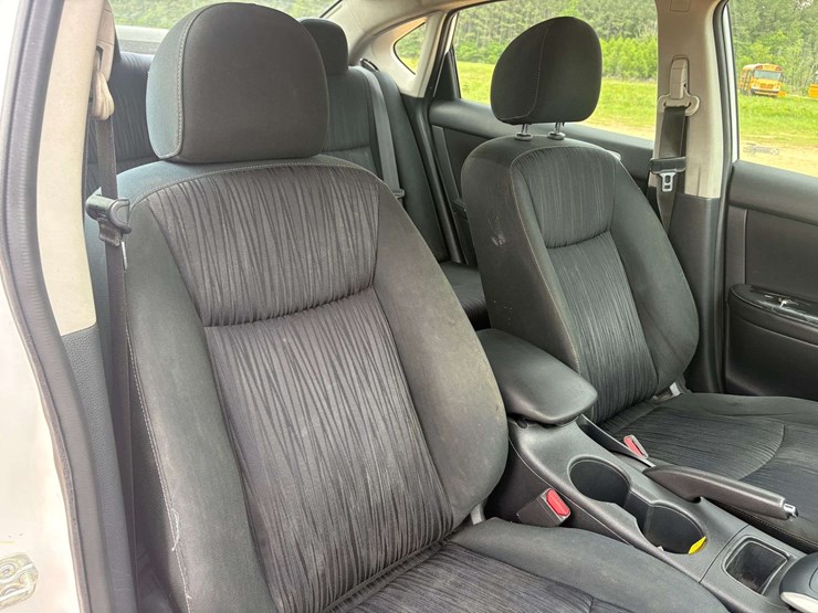 2019-nissan-sentra-sv-4-door-sedan-(150,420-miles)-image-26