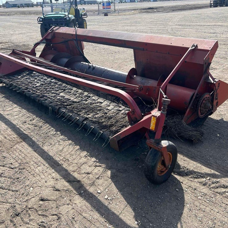 INTERNATIONAL 810