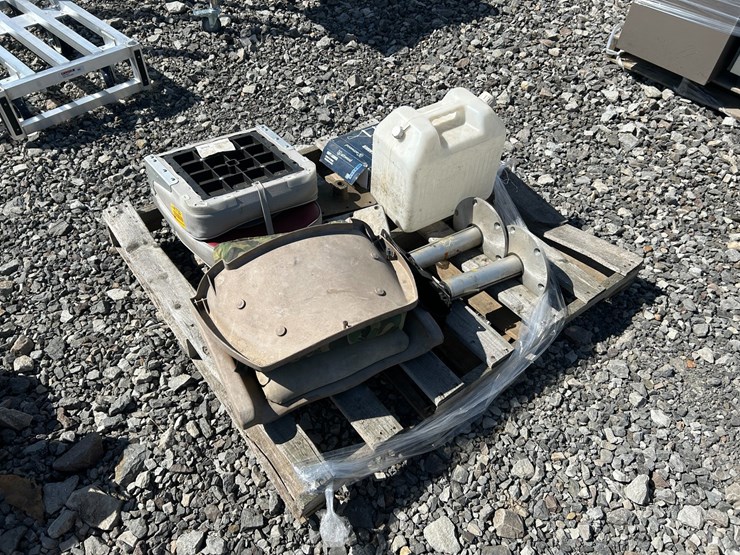 #41732-•-lot-of-miscellaneous-boat-components-inv#-41732-image-1