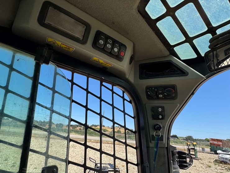 2015-caterpillar-279d-image-21