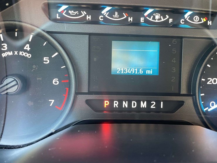 2016-ford-f150-xl-image-25