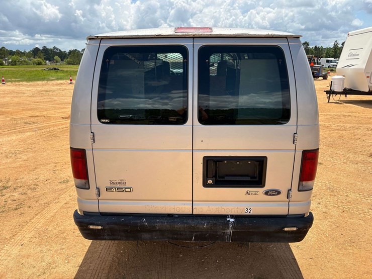2009-utility-van-image-6