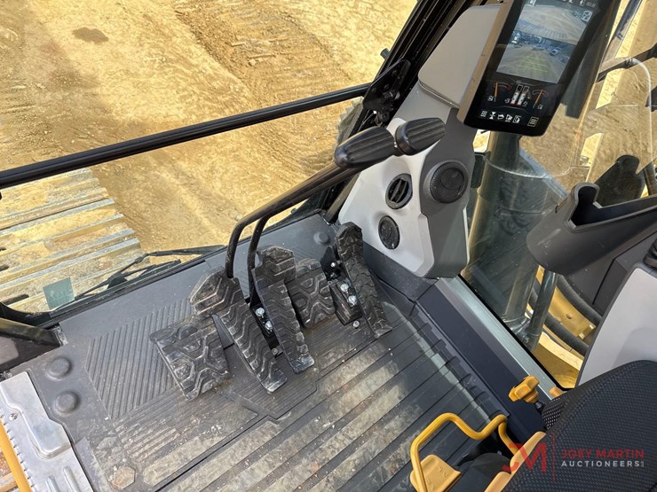 caterpillar-350-image-22