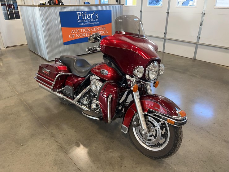 2008-harley-davidson-ultra-classic-motorcycle-image-3