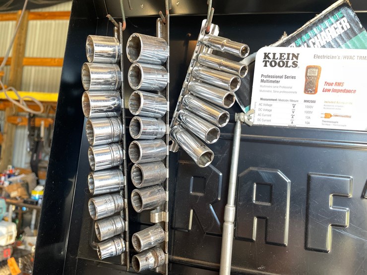 #1819-•-ratchets,-sockets-and-other-shop-supplies-image-2
