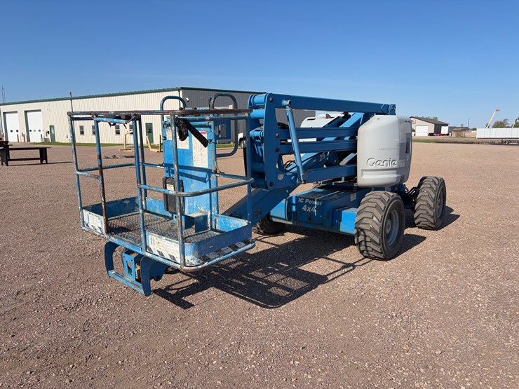 2006-ford-lrg425-image-1