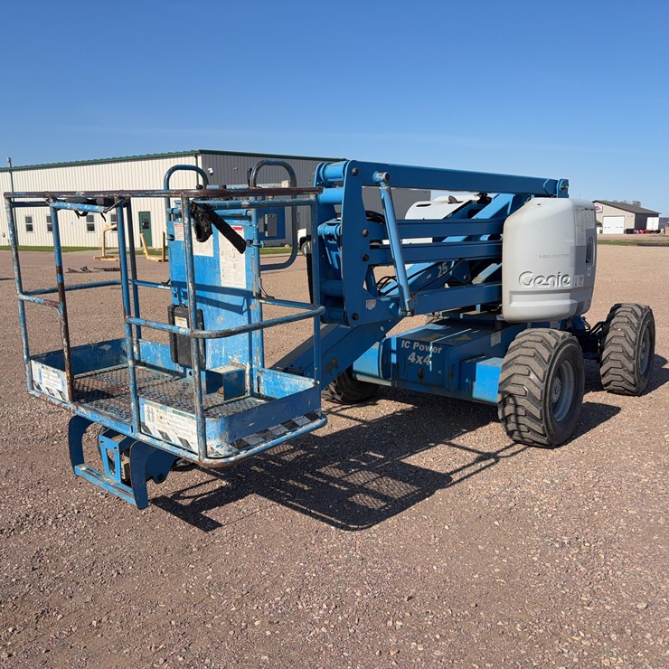 2006 FORD LRG425
