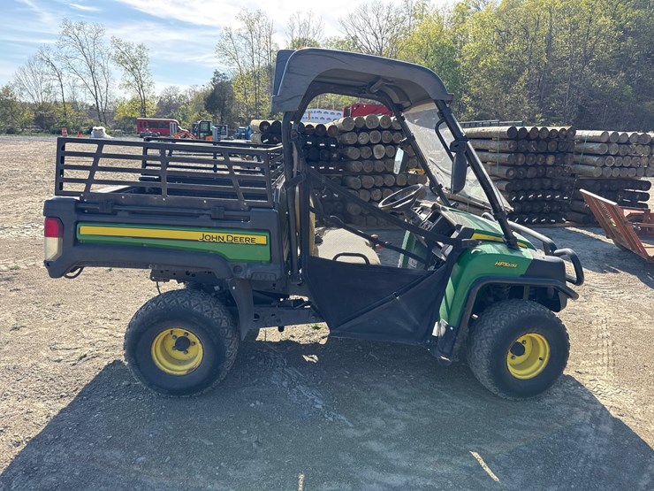 2020-john-deere-gator-hpx615e-image-4