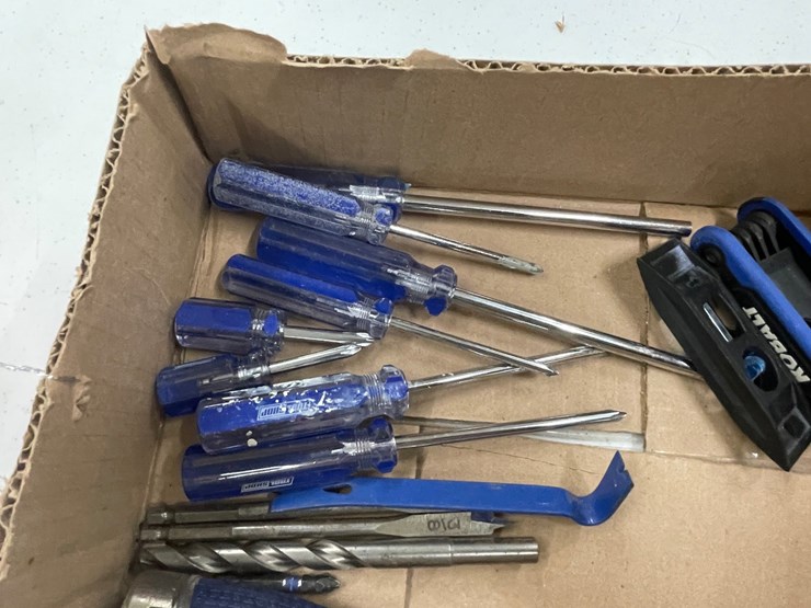 #8612-•-assortment-of-shop-tools-image-8