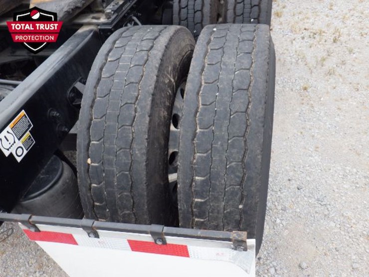2022-kenworth-t680-image-8