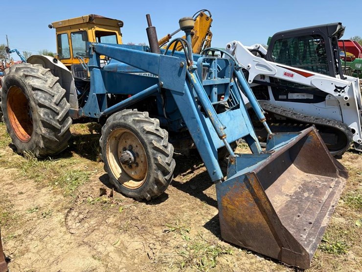 ford-4000-image-1
