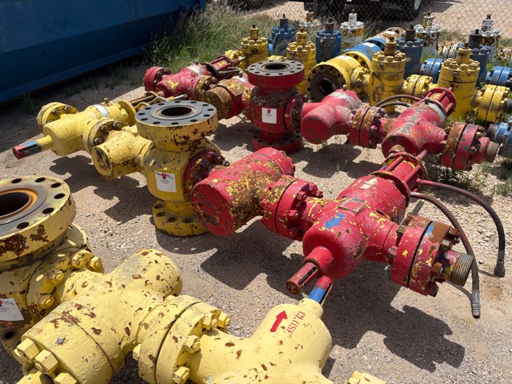 7-1/16”-x-4”-fluid-cross-w/-(4)-4”-10k-gate-valves-image-1