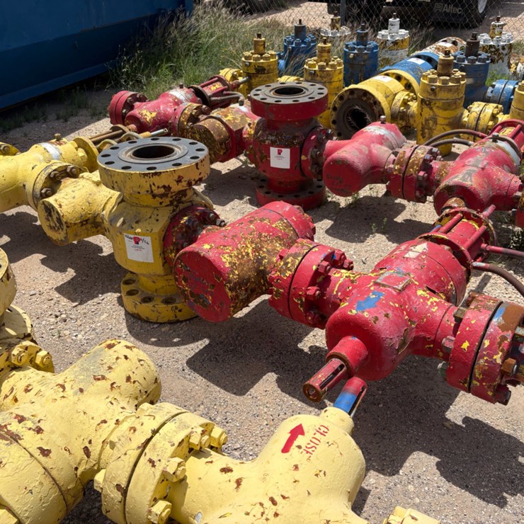 7-1/16” x 4” fluid cross w/ (4) 4” 10k gate valves