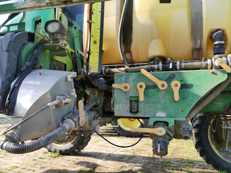 2015-john-deere-r4030-image-10