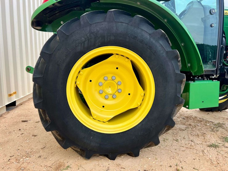 2025-john-deere-5055e-image-10