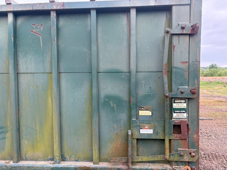 #23997-•-mcclain-~25'6"x~7'8"-roll-off-dumpster-image-6