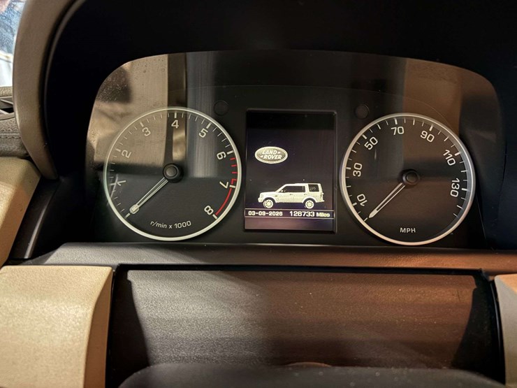 2013-land-rover-lr4-image-17