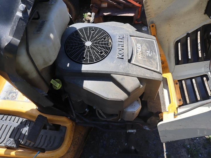 cub-cadet-lxt1050-riding-mower-image-16