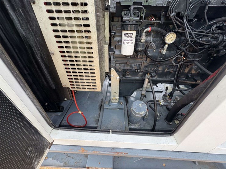 2012-aggreko-143-kw-skid-mounted-generator-image-24