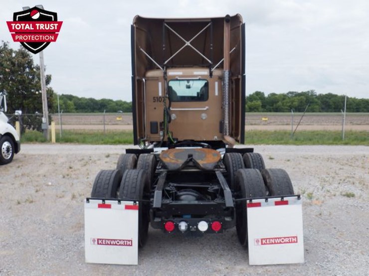 2022-kenworth-t680-image-10