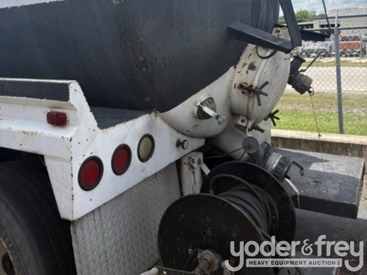 2005-kenworth-t800-image-4