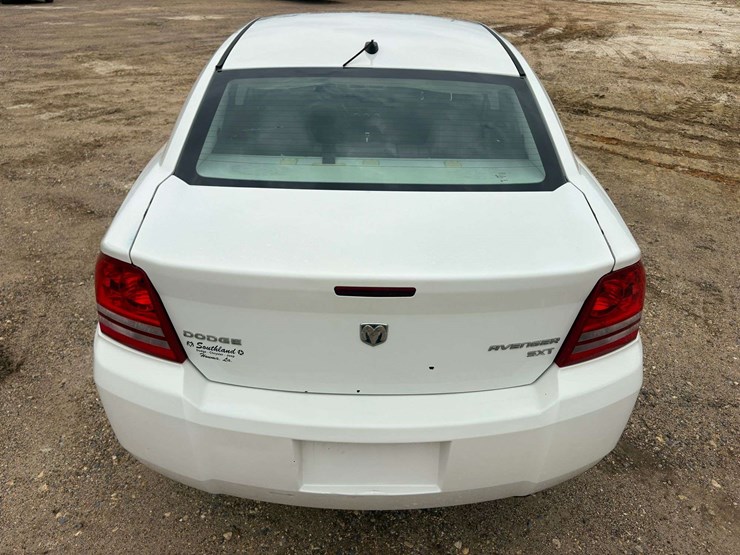 2010-dodge-avenger-4-door-sedan-(92,998-miles)-image-6
