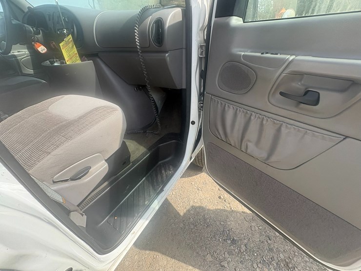 1998-ford-cargo-image-32
