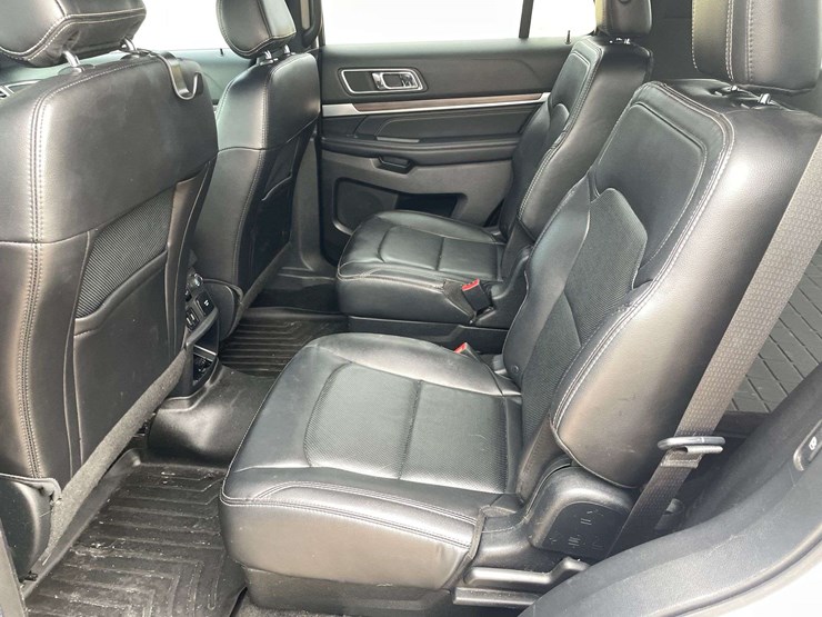 2017-ford-explorer-limited-image-14