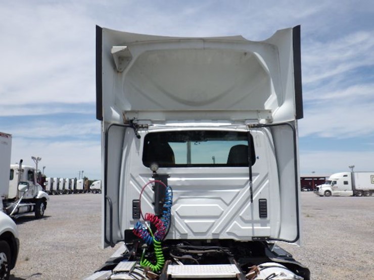 2015-international-prostar-image-11