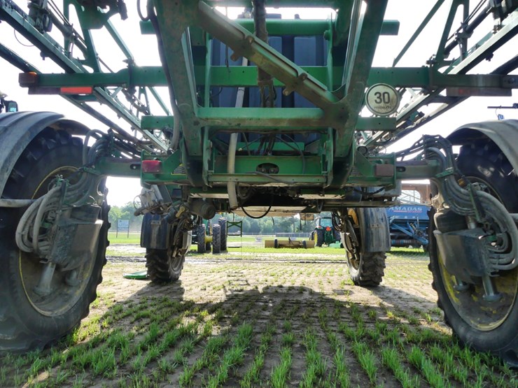 2015-john-deere-r4030-image-13