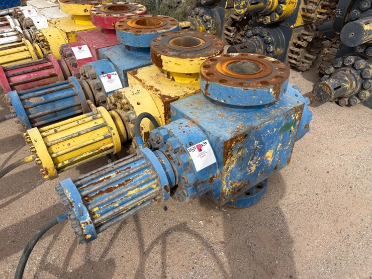 (3x$)-(3)-7-1/16”-10k-hydraulic-frac-valves-image-2