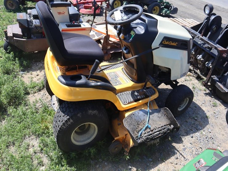cub-cadet-lxt1050-riding-mower-image-8
