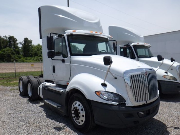 2015-international-prostar-image-3