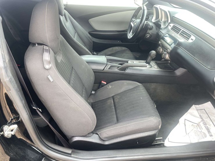 2013-chevrolet-camaro-ls-2-door-coupe-(190,120-miles)-image-18
