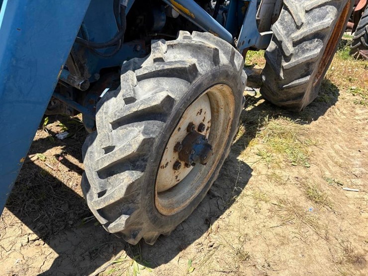 ford-4000-image-10