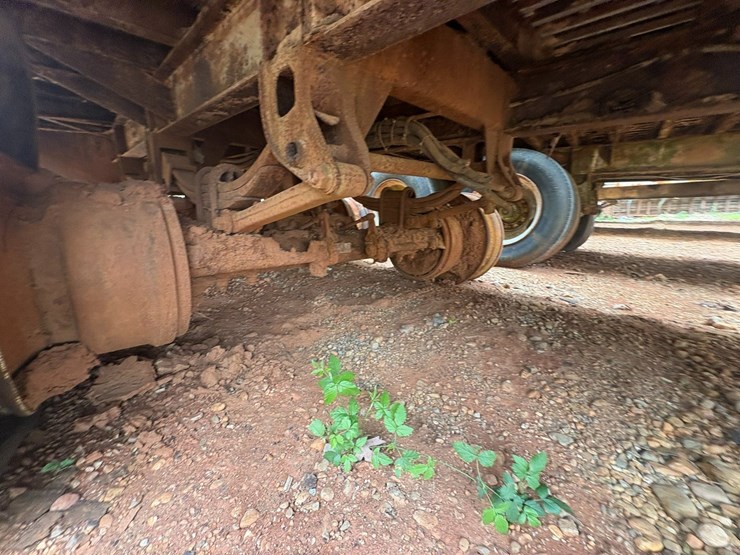 #41746-•-gilbreath-48'-steel-chip-trailer-vin:-1g9w045231b157743-image-14