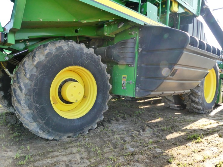 2020-john-deere-cp690-image-7