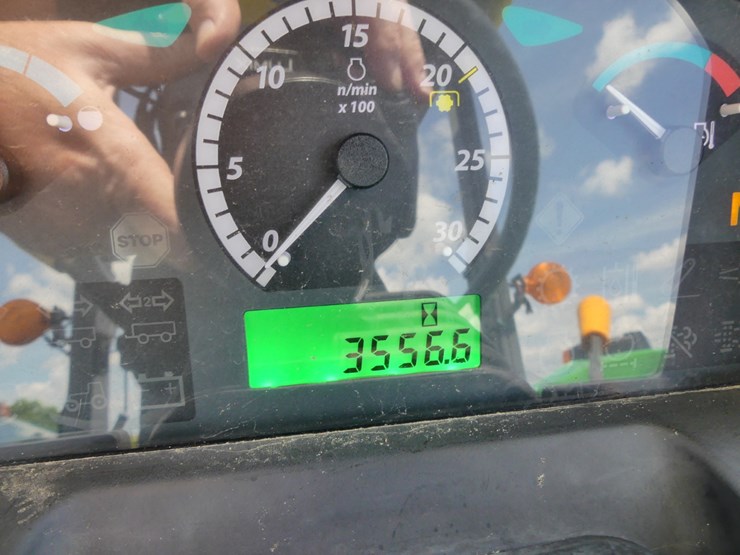 2014-john-deere-6115d-image-13