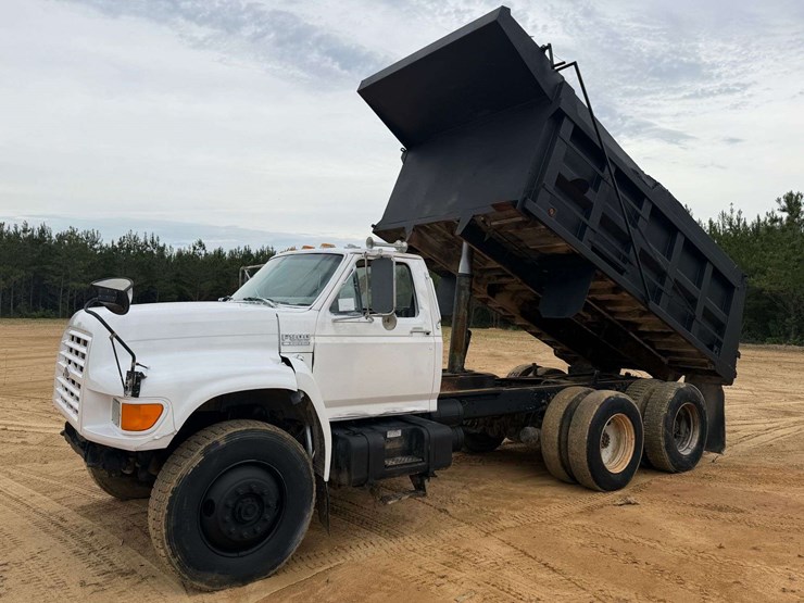 1990-ford-f900-image-1
