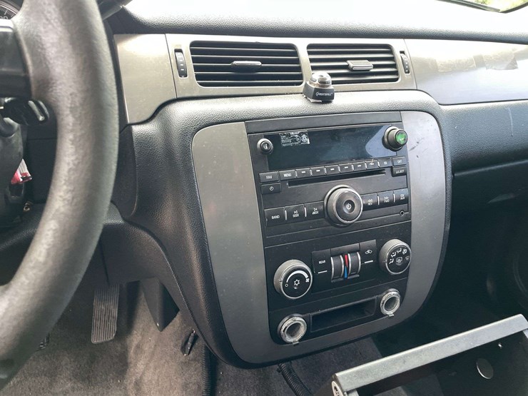 2010-chevrolet-tahoe-image-13
