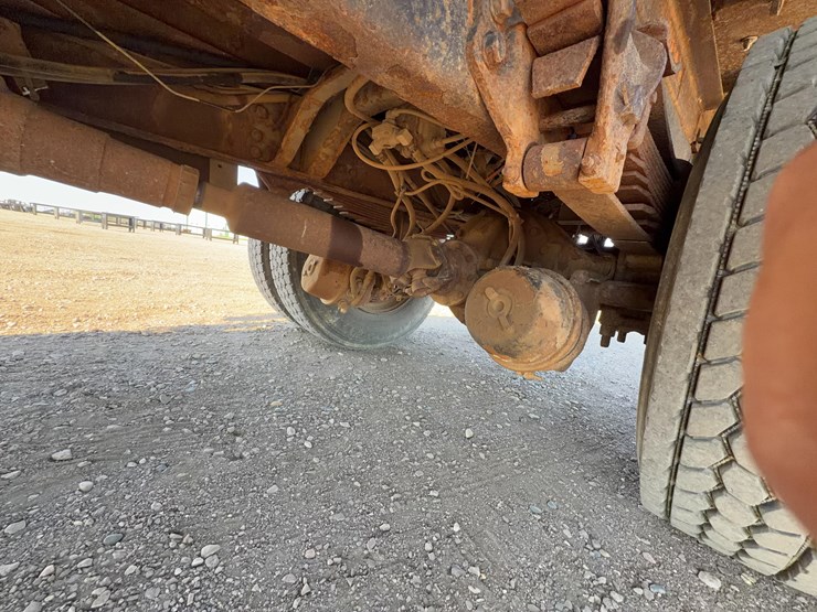 1997-ford-l8000-image-16