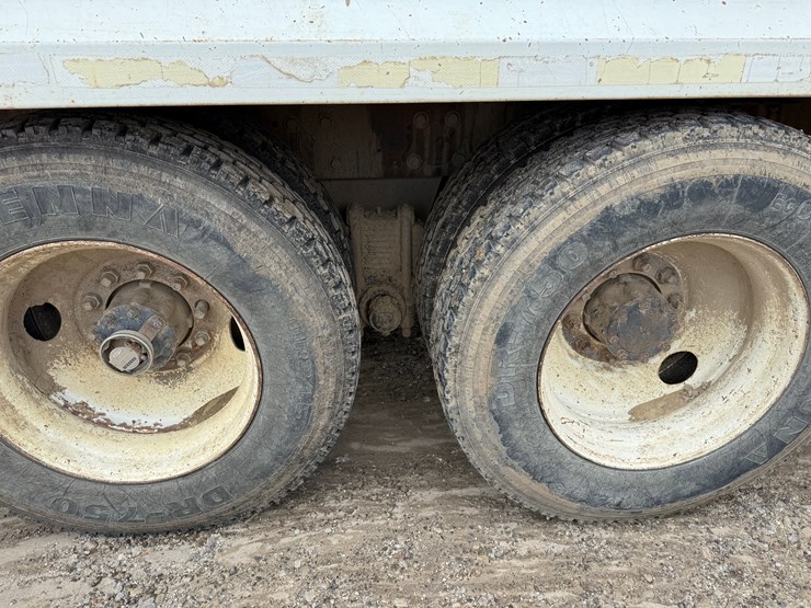 1993-mack-rd690s-image-8