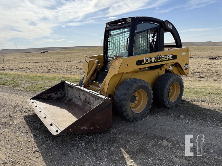 deere-250-image-1